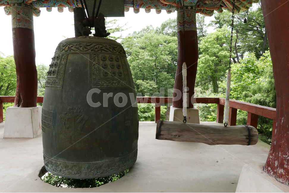 한국전통,문화,전통문화,불교,사찰,종교,불교문화,절,전통건축,문양,전통문양,디자인,전통색,색감,처마,구조,종,종소리,타종,문화재,청동,한국전통,한국문화,korean traditional,korean culture,종교,신앙,religion,belief,faith,사물,물건,오브젝트,thing,object,matter