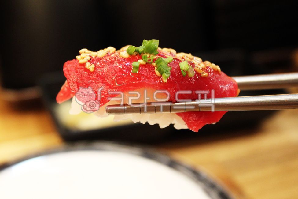 육회초밥,초밥,스시,한우,육회,소고기,육사시미,육사시미초밥,쇠고기,소,고기,비프,음식,생고기,음식,식재료,요리,food,cook,meal,dishes,food reserves