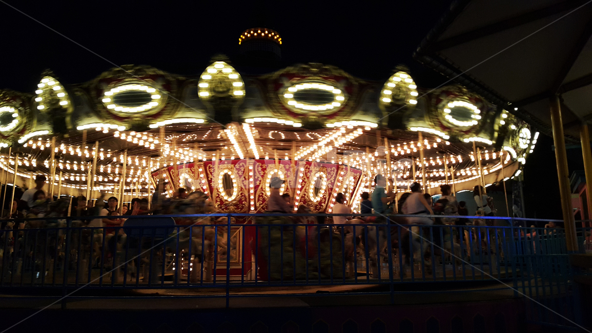 놀이동산,놀이기구,야간개장,놀이공원,사람,신나다,human,인간,person,amusementpark,놀이공원,놀이동산,놀이터,amusement park,playground