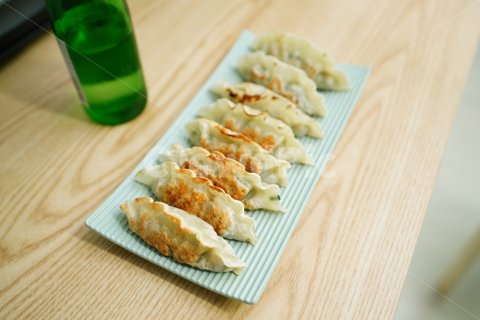 음식,만두,군만두,접시,먹거리,푸드,간식,술안주,안줏거리,식탁,food,먹방,플레이팅,요리,음식,식재료,요리,food,cook,meal,dishes,food reserves,디저트,간식,후식,dessert,snack