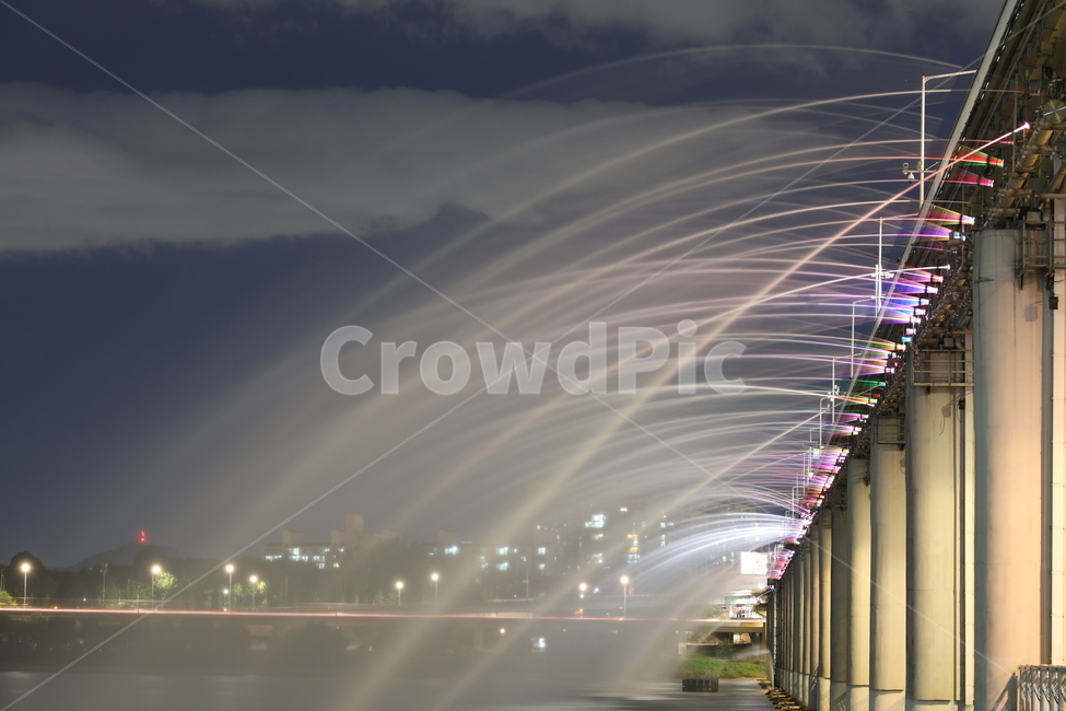 잠수교,반포대교,분수,분수쇼,야경,bridge,fountain,night,야경,밤,풍경,nightscape,night,landscape,건축물,건물외관,exterior,building,structure,architecture,construction,water,물