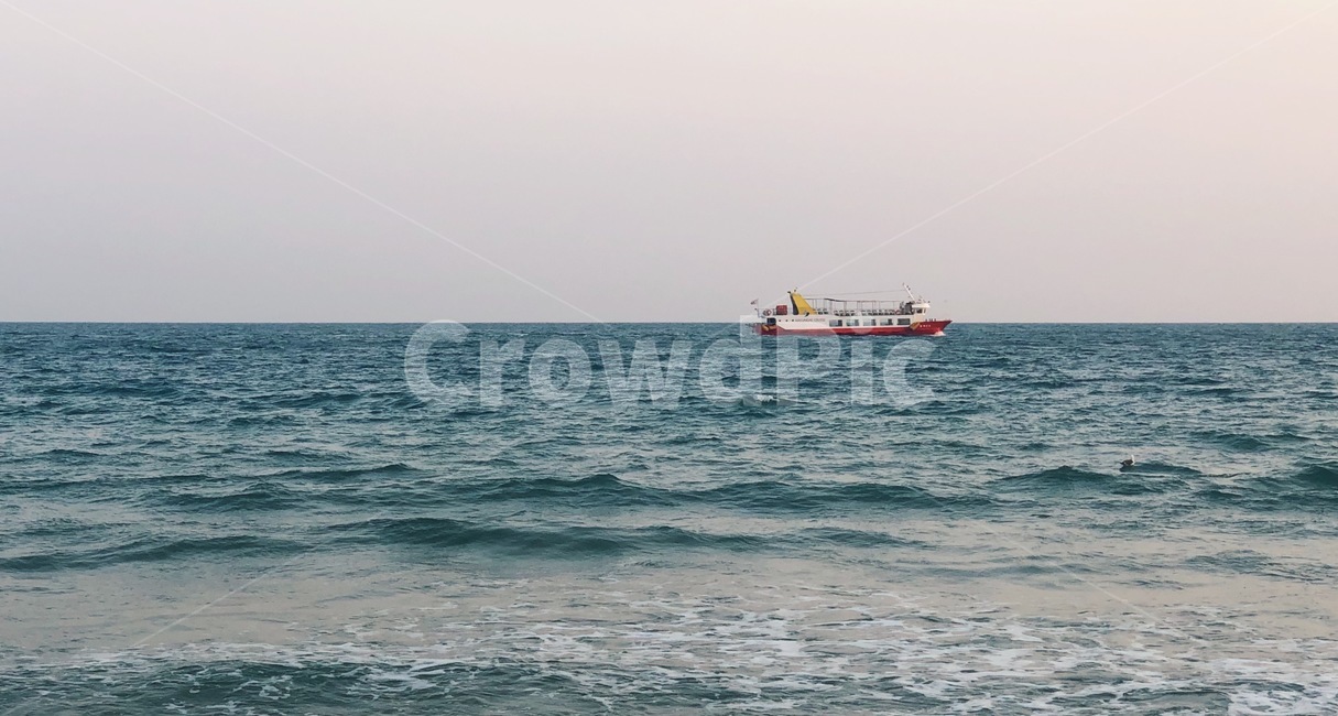 바다,바닷가,해운대,부산,바다와배,파도,자연,풍경,nature,landscape,vehicle,차량,boat,보트,transportation,교통