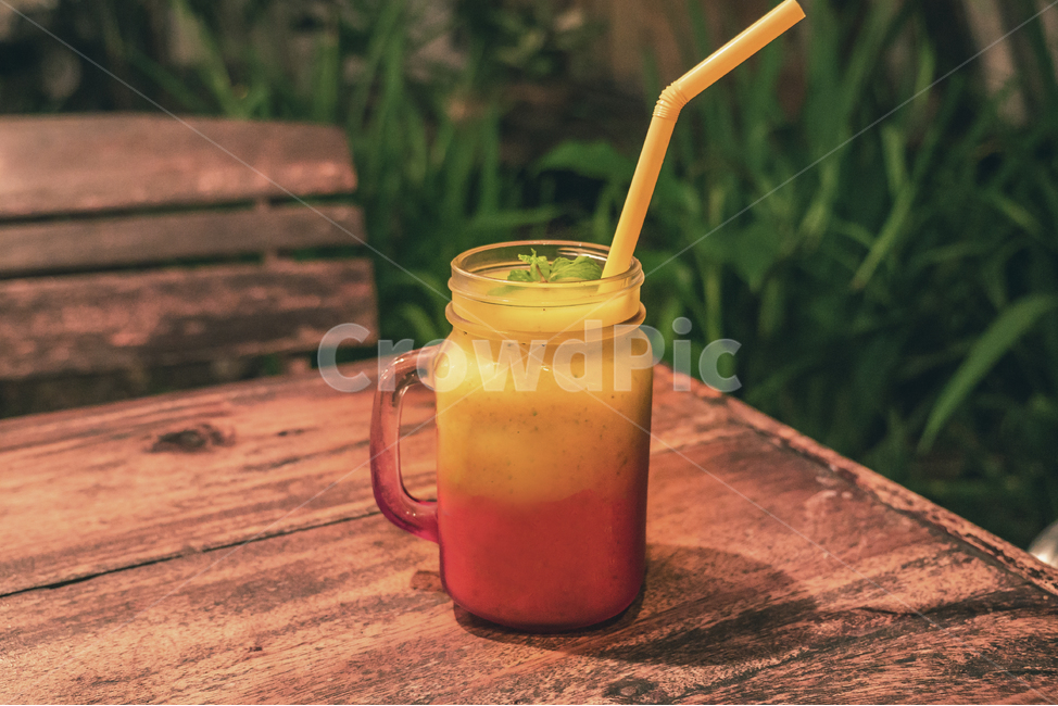 smoothie,Twotone drink,Mint,cool,tree,cold,juice,Mint Smoothie,straw,mango juice,summer,mango,healthy,Mango Smoothie,beverage,Mango Mint,table,Mango Mint Smoothie