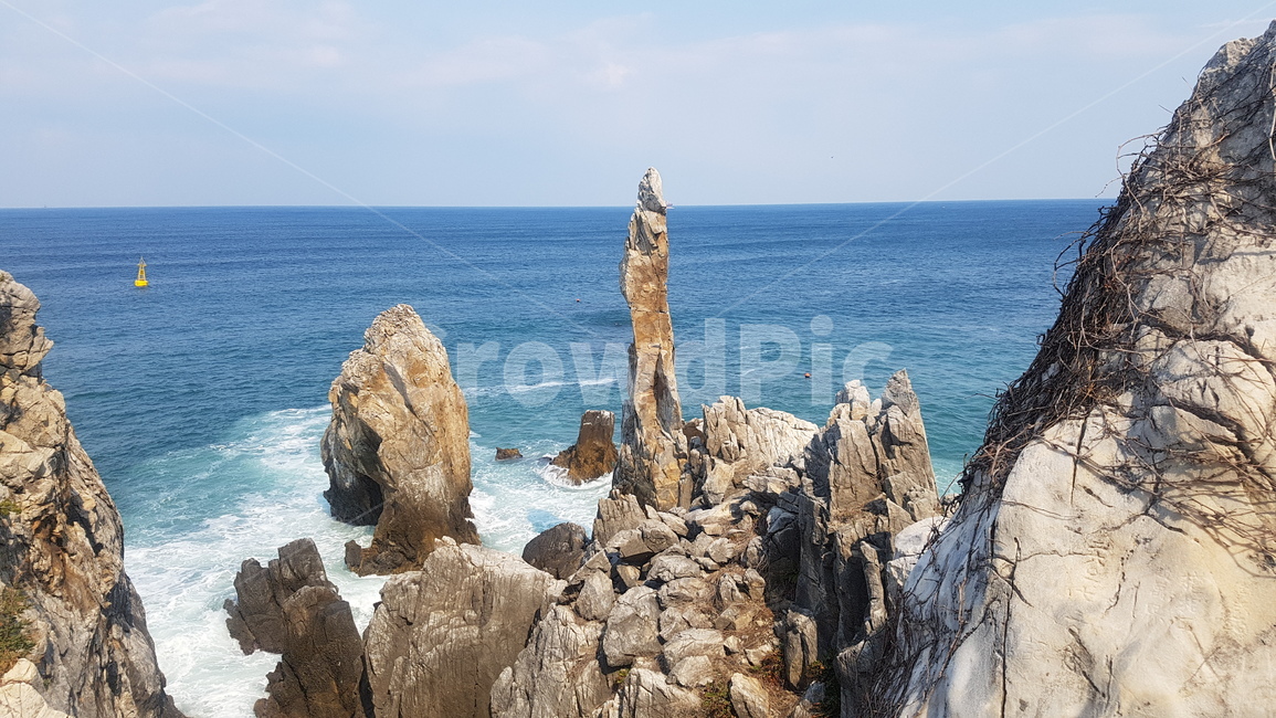 추암촛대바위,기암괴석,바다의돌,바다돌산,바다