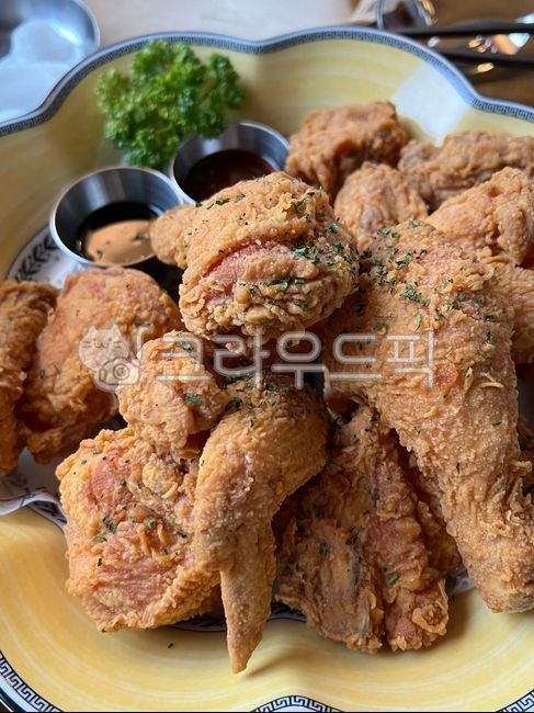 음식,후라이드,후라이드치킨,야식,치킨,맛집,후라이드닭다리,닭다리,닭,안주,술안주
