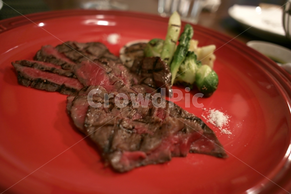 한우,스테이크,플레이팅,접시,양식,음식,식재료,요리,food,cook,meal,dishes,food reserves,육류,고기,meat,양식,서양음식,서양요리,western food,western dishes,western meal,western cook