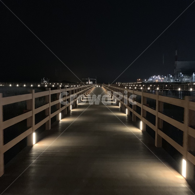 다대포,야경,은은한불빛,목조다리,bridge,night,야경,밤,풍경,nightscape,night,landscape,다리,building,건물,water,물,boardwalk,산책로,waterfront,워터 프론트