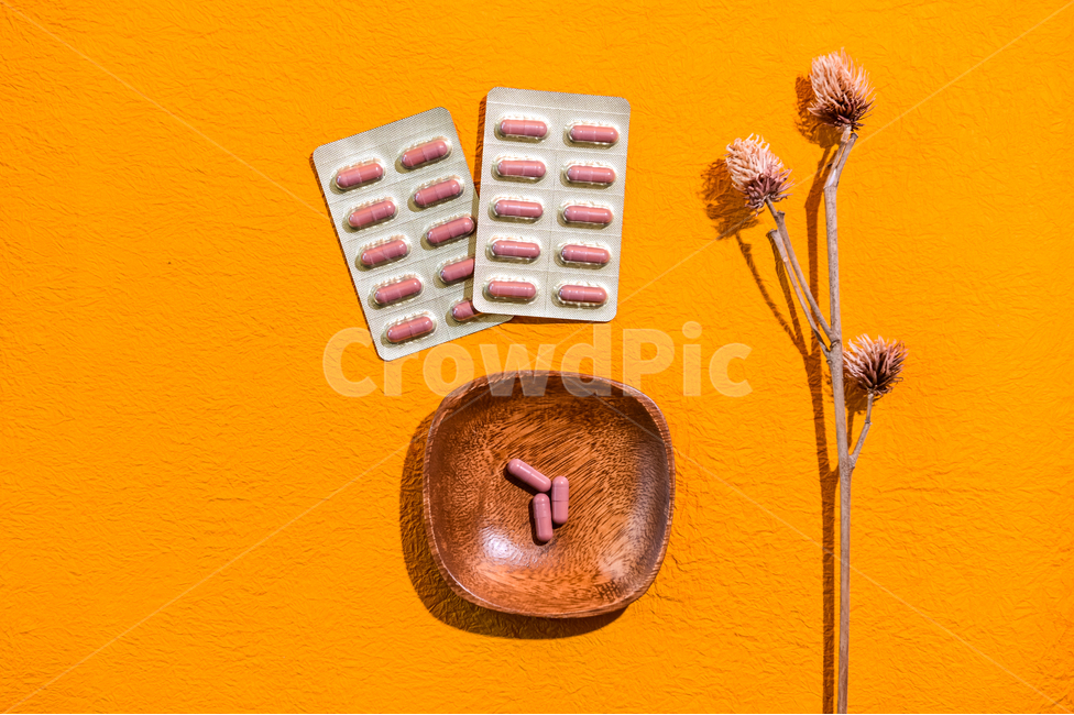 알약,비타민,건강보조제,힐링,장수,건강,다이어트,보조제,면역력,추출물,수면건강,수면제,항우울제,스트레스완화,약물치료,약물,건강이슈,솔류션,유단백,엽산,에너지,세포,혈액생성,긴장완화