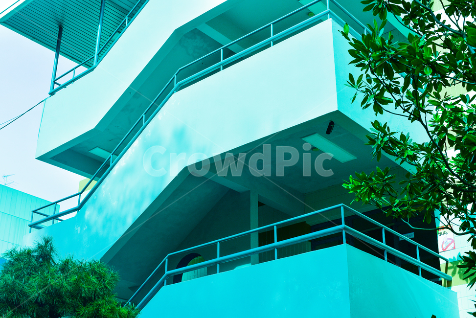 파랑,계단,시원,풀,건물,건축물,건물외관,exterior,building,structure,architecture,construction