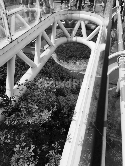 정선,흑백,계곡,산,아찔함,스카이워크,흑백,모노톤,monochrome,black and white,건축물,건물외관,exterior,building,structure,architecture,construction