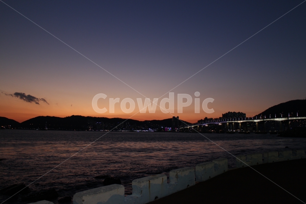 매직아워,바다,노을,석양,다리,해질녘,저녁,바다풍경,landscape,magichour,sunset,sea,seascape,야경,밤,풍경,nightscape,night,landscape,도시,city,한국도시풍경,한국도시경관,korea cityscape,nature,자연,dusk,황혼,outdoors,옥외,dawn,새벽,red sky,붉은 하늘,sky,하늘,일몰