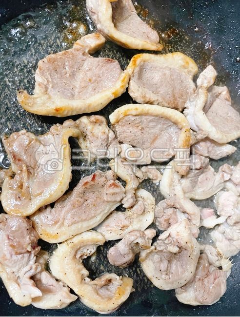 오리고기,오리구이,구이,후라이팬,음식,요리,식사,오리,food,dish,cook,meal