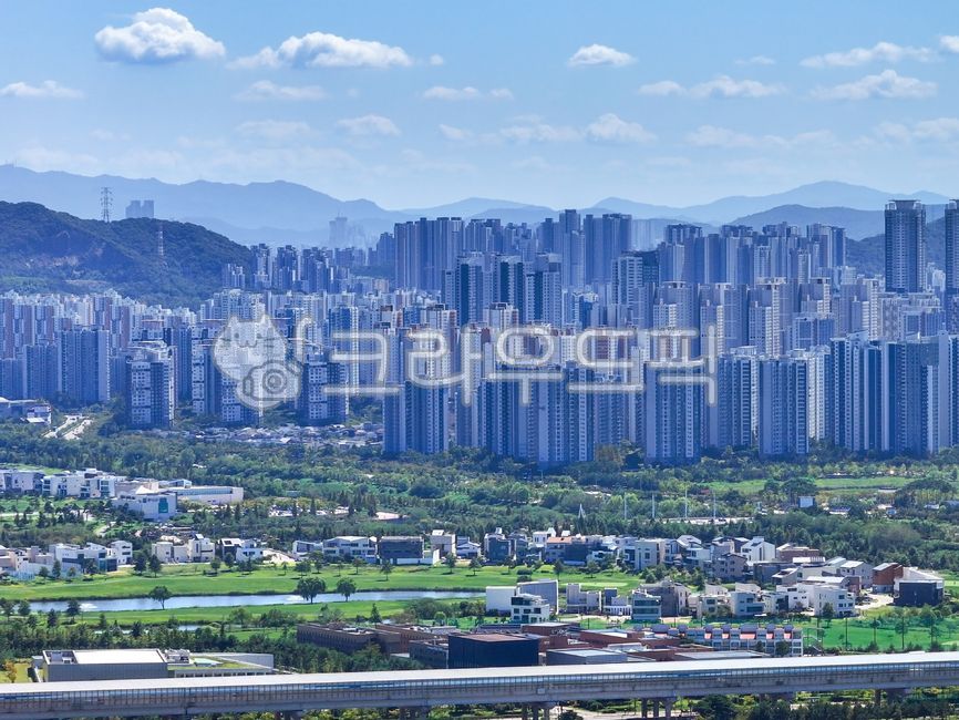 청라국제도시,청라동,도시,빌딩,아파트,주거지역,하늘,파란,인천시,건물,건축,도시풍경,도심,인천,청라신도시