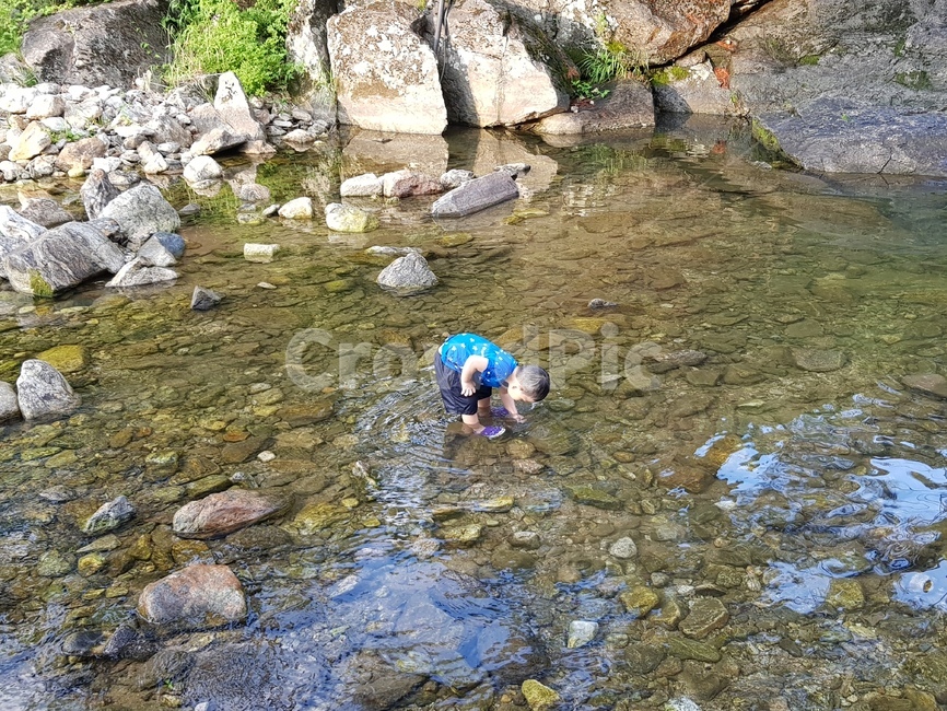 아이물놀이,계곡물놀이,아이,다슬기,여행,찾기
