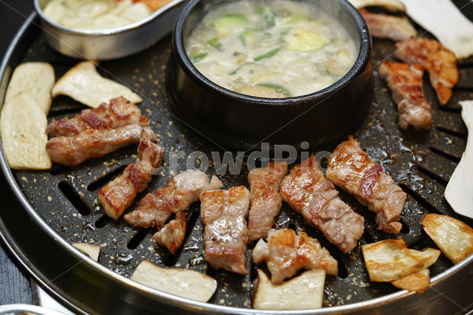 고기,삼겹살,술안주,안주,육식,육류,먹방,먹거리,삼겹,돼지고기,돼지,음식,회식,안주거리,술자리,구이,푸드,음식,식재료,요리,food,cook,meal,dishes,food reserves,육류,고기,meat