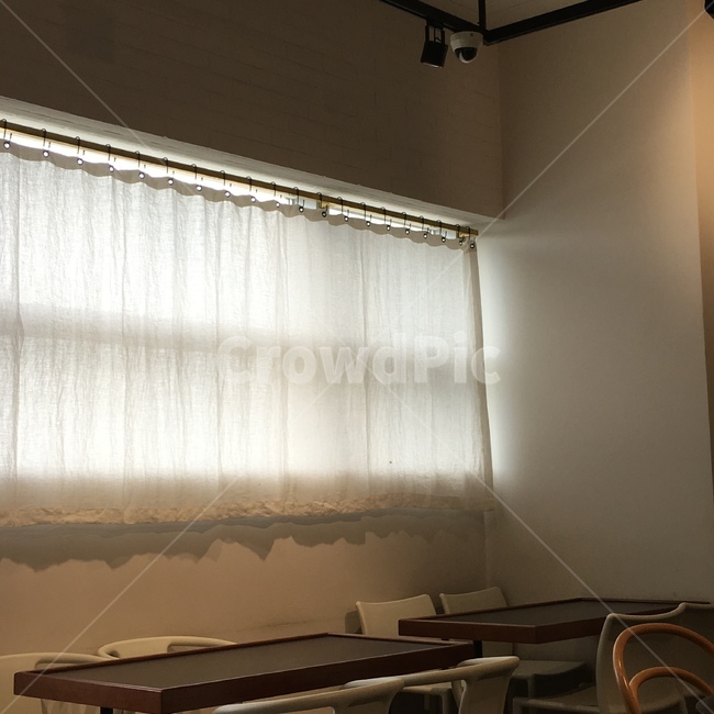 커튼,아늑한,카페,실내,흰색,평화로운,편안한,사색,평안한,조용한,테이블,블라인드,하얀,인테리어,실내디자인,interior design