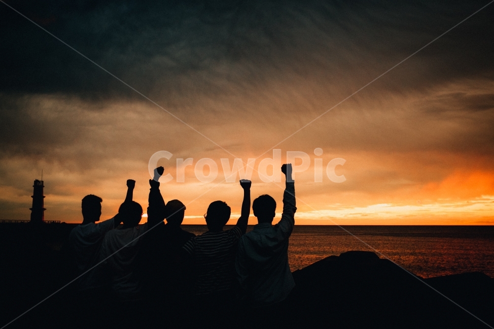 동해,동해바다,바다,여행,친구들,강원도,양양,실루엣,친구,일출,travel,trip,사람,인물,인간,human,person,인물실루엣,사람실루엣,character silhouette,human silhouette,친구,우정,friendship,companion,여행,휴가,traveling,vacation,trip,silhouette,nature,자연,outdoors,옥외