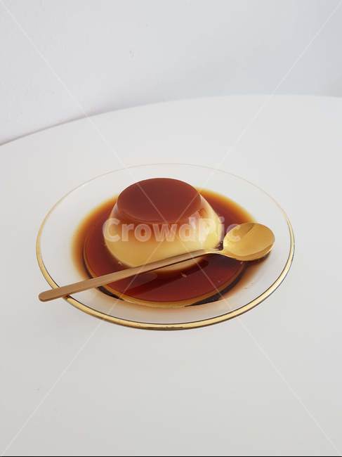 caramel,캐러멜,dessert,디저트,food,음식,spoon,숟가락,스푼,수저,캐러멜푸딩,푸딩,카페,간식,음식,식재료,요리,food,cook,meal,dishes,food reserves