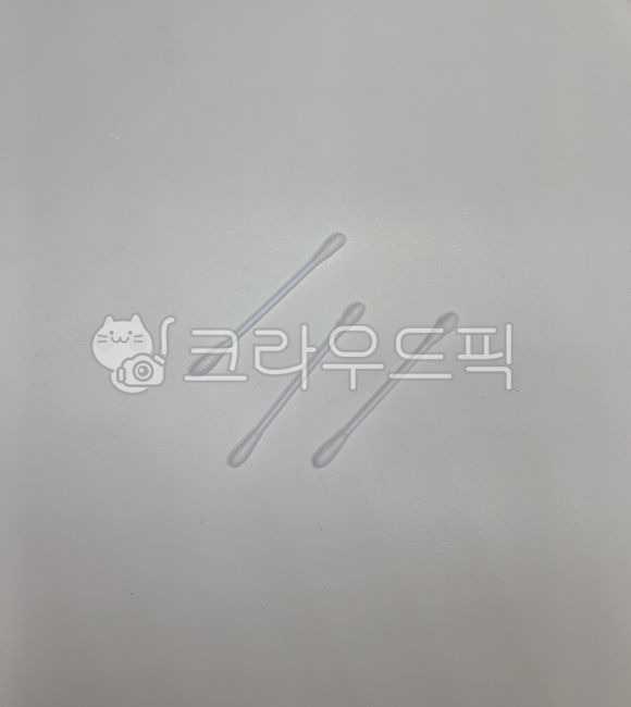 white cotton swab,ear flap,whitecottonswab,cottonswab,cotton swab