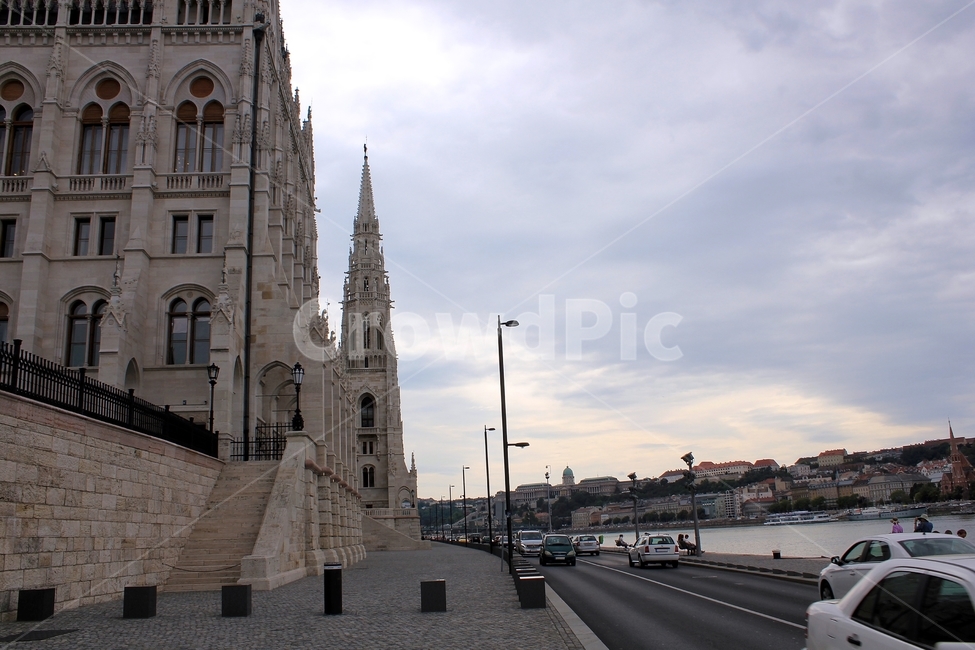 Congress,sights,Hungary,Eastern Europe,building,Budapest,frostbite,automobile,Danube River,road name,Capitol,land mark
