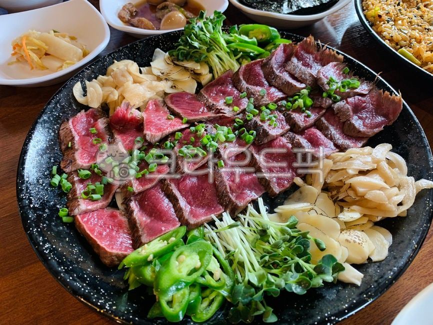 한우타다끼,한우,소고기,마늘,고추,버섯,맛집,요리,음식,food