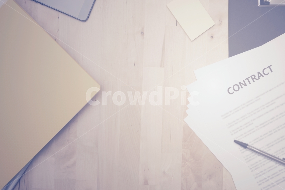 studio,directed photo,documents,sign,memo,office,Cooperation,pen,communication,image,tension,partnership,agreement,postit note,work,contract,folder,phone,success,background,job,decisionmaking power,signature,document,concept,cell phone,conclusion,backgrou