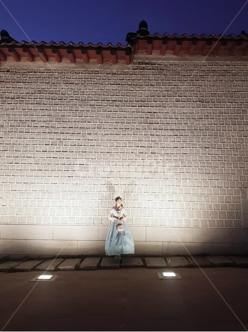 한복,경복궁,야경,조명,그림자,저녁
