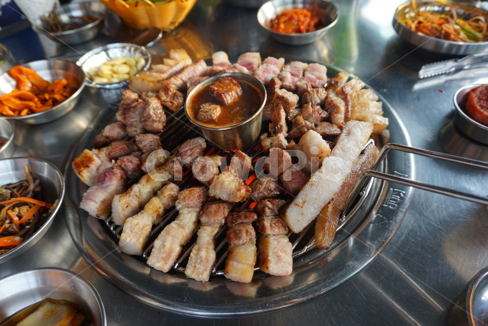 food,음식,고기,돼지고기,식사,흑돼지,음식,식재료,요리,food,cook,meal,dishes,food reserves,육류,고기,meat,한식,한국음식,한국요리,korean food,korean dishes,korean meal,korean cook