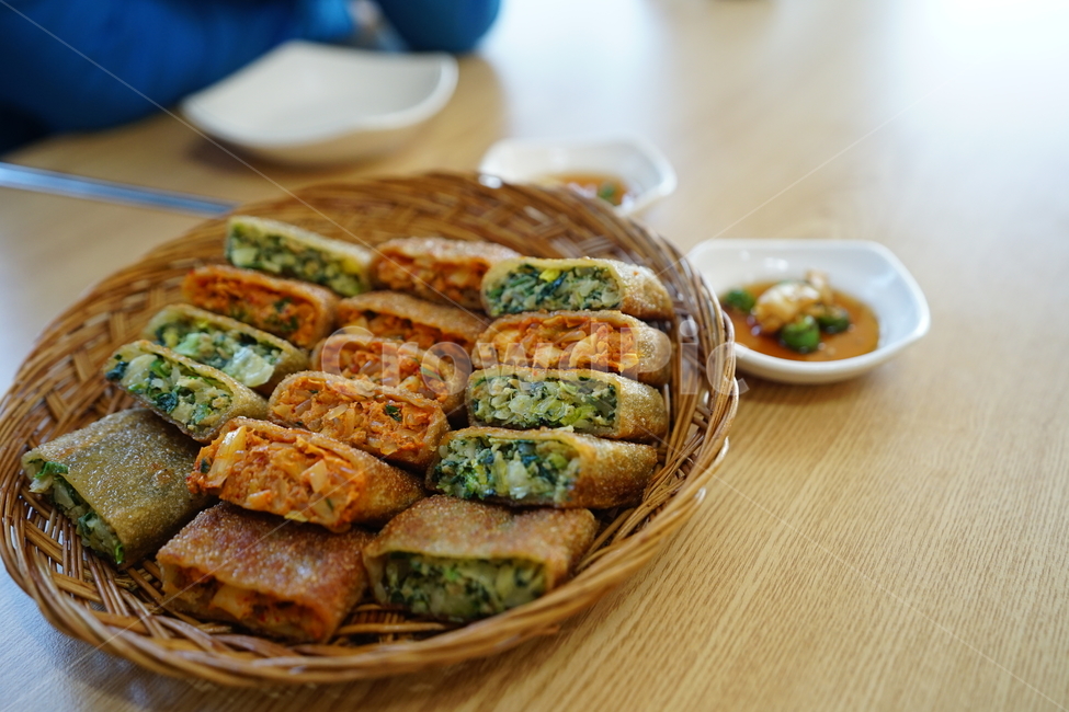 메밀전병,먹거리,음식,한식,안주,막걸리안주,간장,안주거리,푸드,식사,음식사진,색감,음식,식재료,요리,food,cook,meal,dishes,food reserves,한식,한국음식,한국요리,korean food,korean dishes,korean meal,korean cook