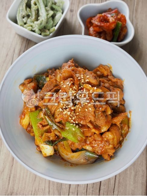 돼지불고기,불고기,제육볶음,한국음식,음식,한식,고기,요리,돼지고기요리,매운음식,고추장불고기,돼지고기볶음,야채,반찬,porkbulgogi,bulgogi,beefstirfry,koreanfood,food,meat,cooking,porkdishes,spicyfood,gochujangbulgogi,roastpork,vegetable,sidedish,음식,식재료,요리,food,cook,meal,dishes,food reserves