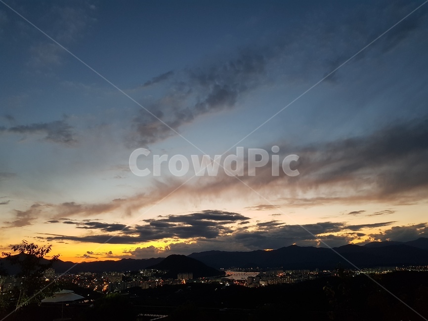 가을하늘,노을,자연,sky,구름,풍경,야경,밤,풍경,nightscape,night,landscape,도시,city,nature,outdoors,옥외,sunset,일몰,dawn,새벽,red sky,붉은 하늘,하늘,dusk,황혼,sunlight,햇빛