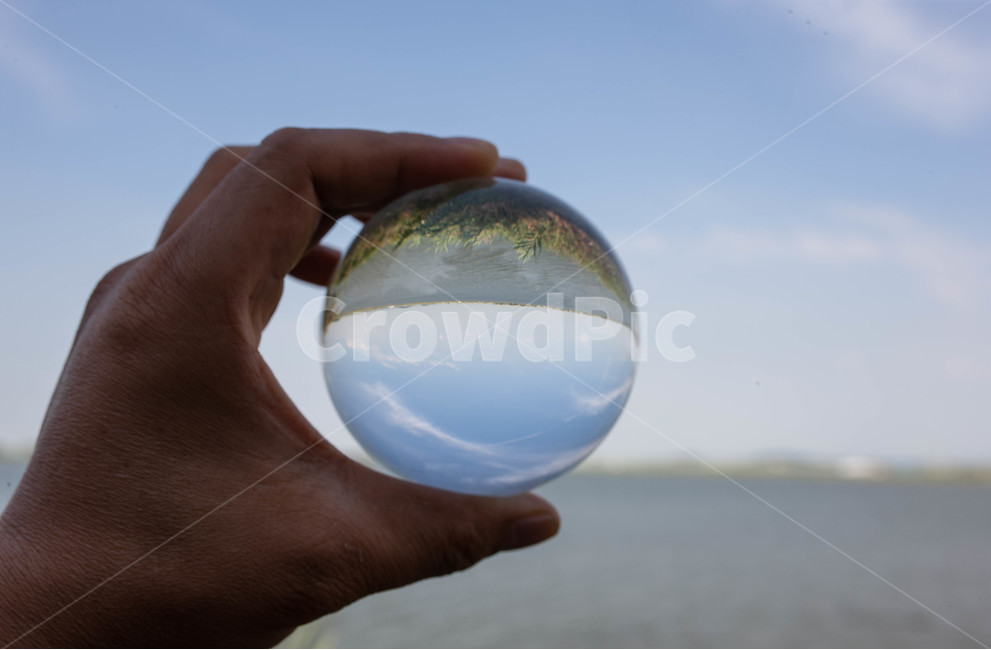하늘,수정구슬,수정,풍경,landscape,sky,cristalball,자연,풍경,nature,landscape,사람,인물,인간,human,person,신체일부,몸,body,사물,물건,오브젝트,thing,object,matter,sphere,구체