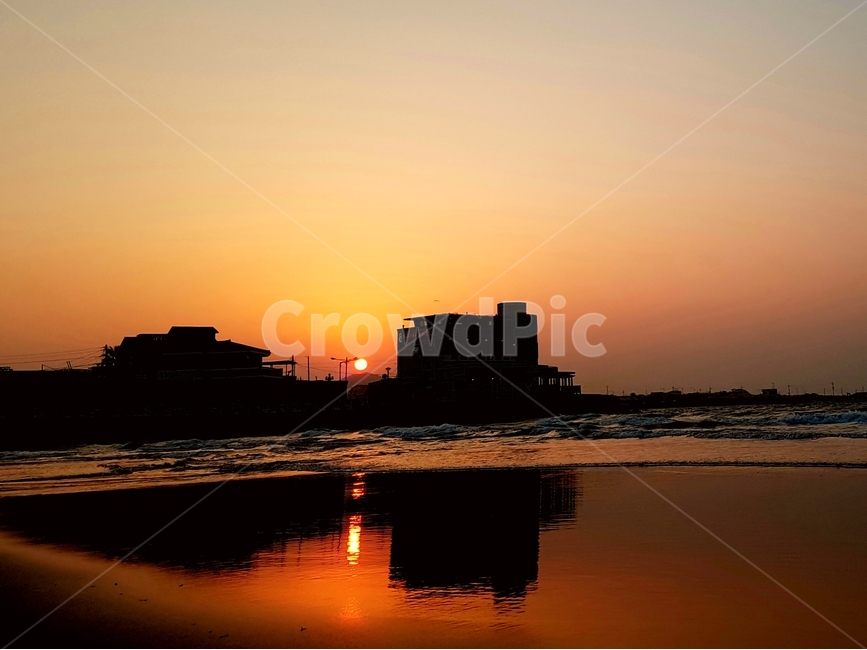 석양,해변,바다,제주도,건물,반사,비추임,주황색,바닷다,제주,해변가,그림자,검정색,하늘,일몰,해질녘,곡선,태양,자연,풍경,nature,landscape,해변,바다,beach,sea,실루엣,그림자,silhouette,shadow,outdoors,옥외,sky,red sky,붉은 하늘,dusk,황혼,dawn,새벽,sunset