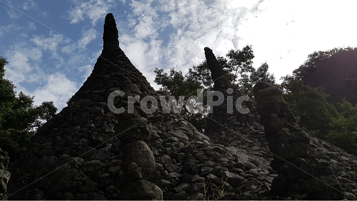 소원,돌,쌓다,소원탑,정성,산,등산,하늘,구름,풍경,한국,햇살,nature,background,natural,green,summer,white,blue,sky,plant,water,landscape,travel,fresh,spring,isolated,tree,season,organic,park,illustration,garden,view,day,beautiful,sun,wood,mountain,vacation,holiday,art,scenic,lifestyle,old,sunlight,life,cloud,concept,sunset,stone,한국전통,한국문화,korean traditional,korean culture,종교,신앙,religion,belief,faith