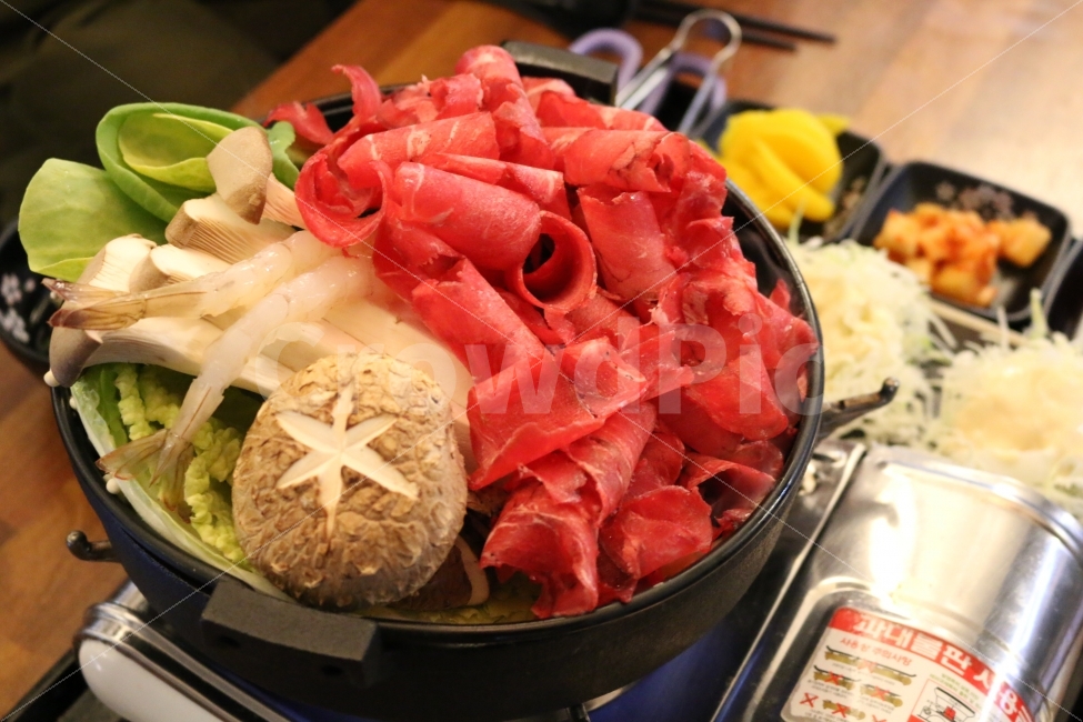 샤브샤브,스키야키,전골,일본음식,냄비,소고기,beef,국물,일식,음식,식재료,요리,food,cook,meal,dishes,food reserves,육류,고기,meat