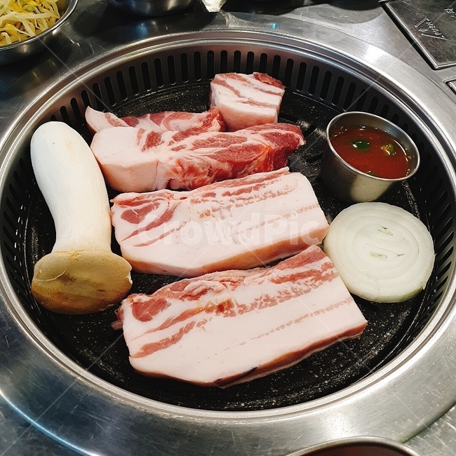 고기,흙돼지,돼지고기,삼겹살,불판