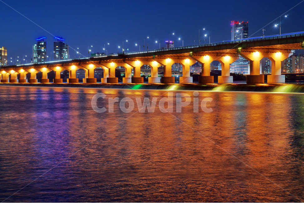 night view,Han River Bridge,pier,Jamsil Water Gate,Jamsil Bridge,light,underwater beam,water gate,Han River