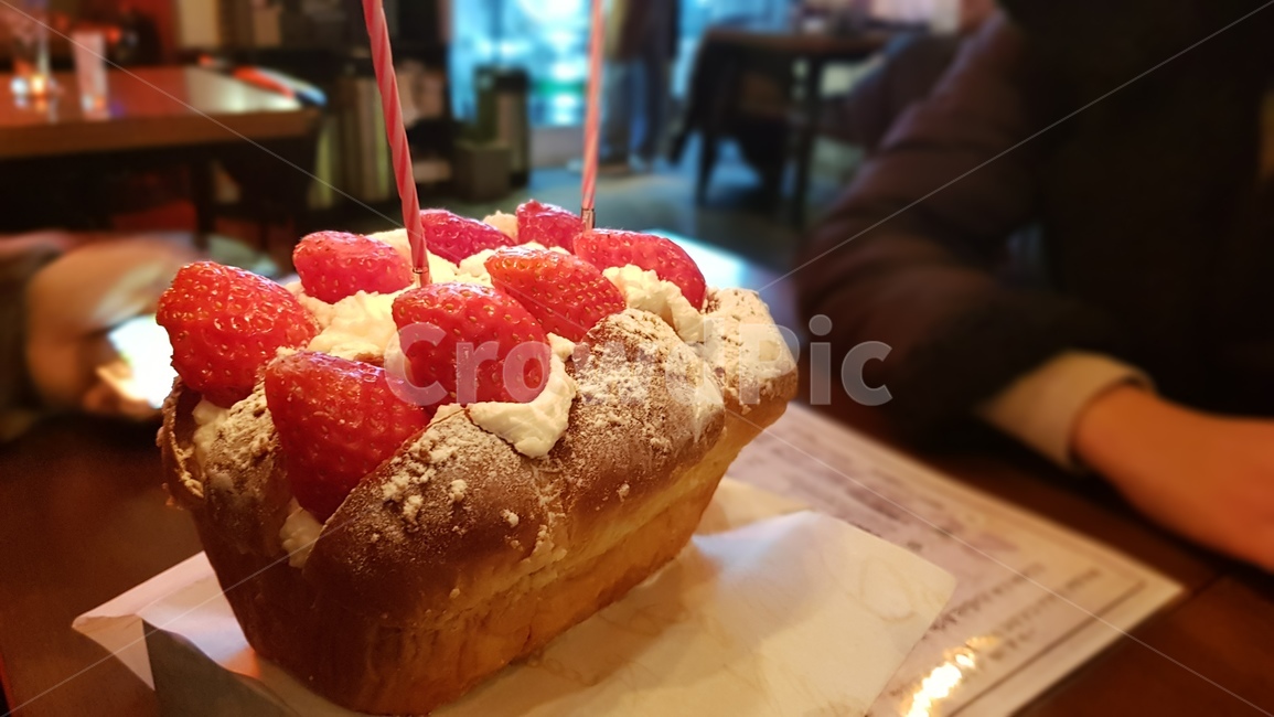 딸기,딸기케이크,strawberrycake,dessert,후식,디저트,기념일,축하,anniversary,congratulation,celebrate,celebration