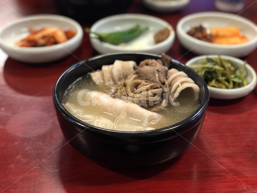 국밥,오소리캄투,돼지국밥,food,고추,뚝배기