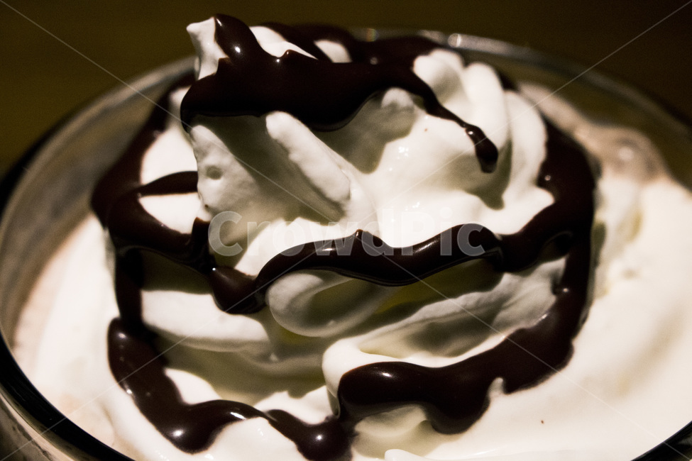생크림,카페,음료,초코시럽,프라푸치노,음식,디저트,간식,후식,dessert,snack