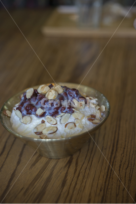 팥빙수,더위,여름,빙수,디저트,간식,아이스,여름,계절,summer,season,음식,식재료,요리,food,cook,meal,dishes,food reserves,디저트,간식,후식,dessert,snack