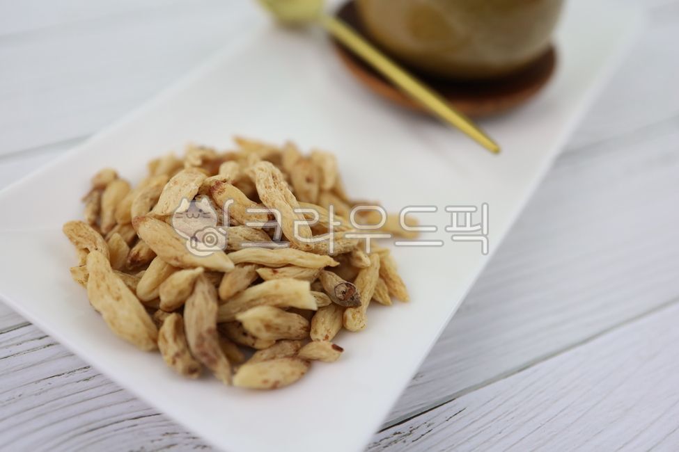 맥문동,건조맥문동,약재,약초,한약재,한방재료,한약재료