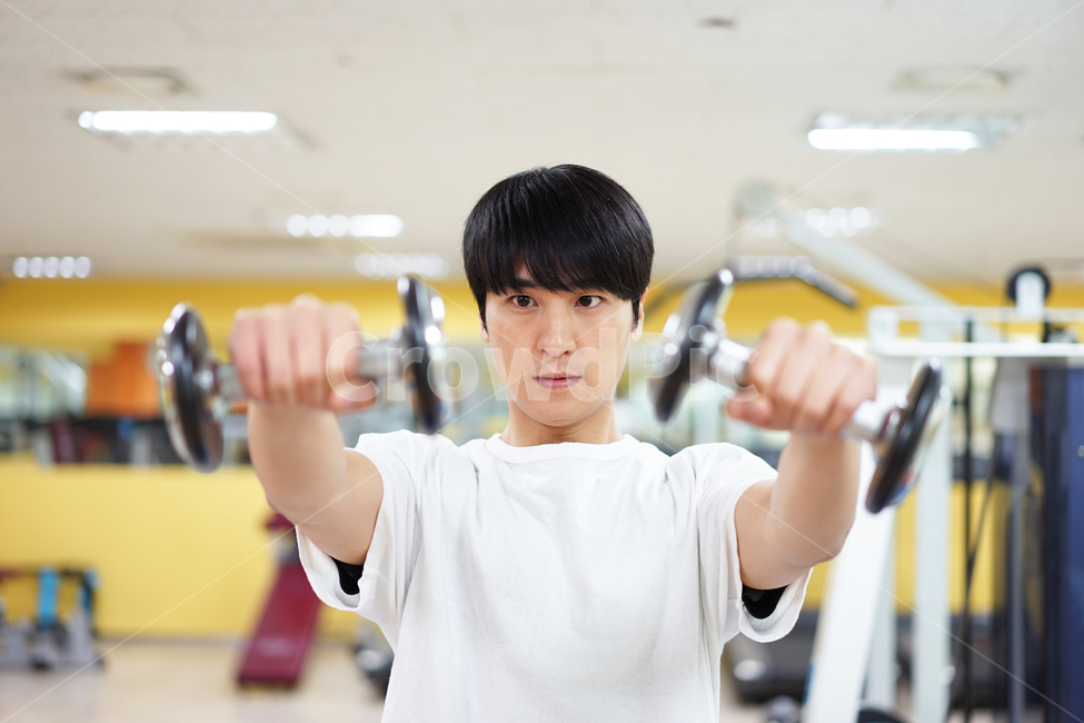 운동,남자,체조,스트레칭,체력단련,헬스,헬스장,자기관리,피트니스,몸관리,운동기구,근력운동,무산소운동,유산소운동,다이어트,아령,health,gym,dumbbell,fitness,diet,man,stretching,트레이닝,남성,사람,인물,인간,human,person,남성,남자,man,male,건강,헬스웨어,헬스케어,healthware,health care