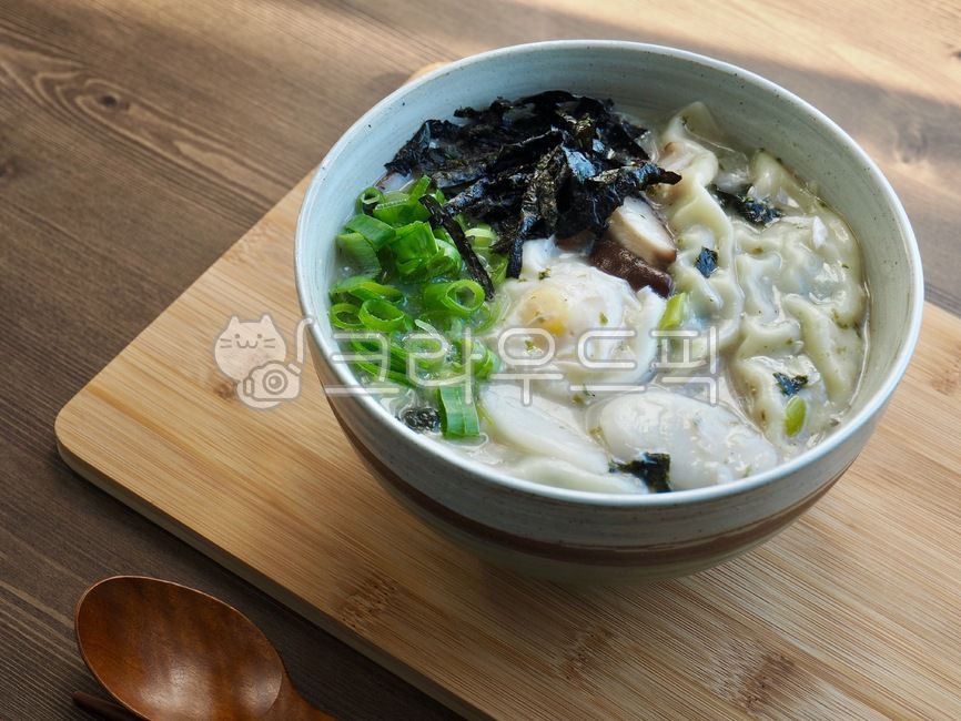 설날사진공모전,한식,한국전통음식,한국음식,떡국,떡만두국,만두국,식품,한국문화,배경,음식문화,문화,아시아음식,설날,음식,설날음식,명절,명절음식,koreanfood,koreanculture,food,background,foodculture,culture,asianfood,웰빙,웰빙음식,wellbeing,wellbeingfood,만두,한국전통,한국문화,korean traditional,korean culture,음식,식재료,요리,food,cook,meal,dishes,food reserves,한식,한국음식,한국요리,korean food,korean dishes,korean meal,korean cook