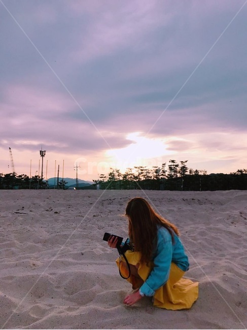 노을,모래사장,분위기,설정샷,인물,해변,바다,beach,sea,사람,인물,인간,human,person,여성,여자,woman,female,lady