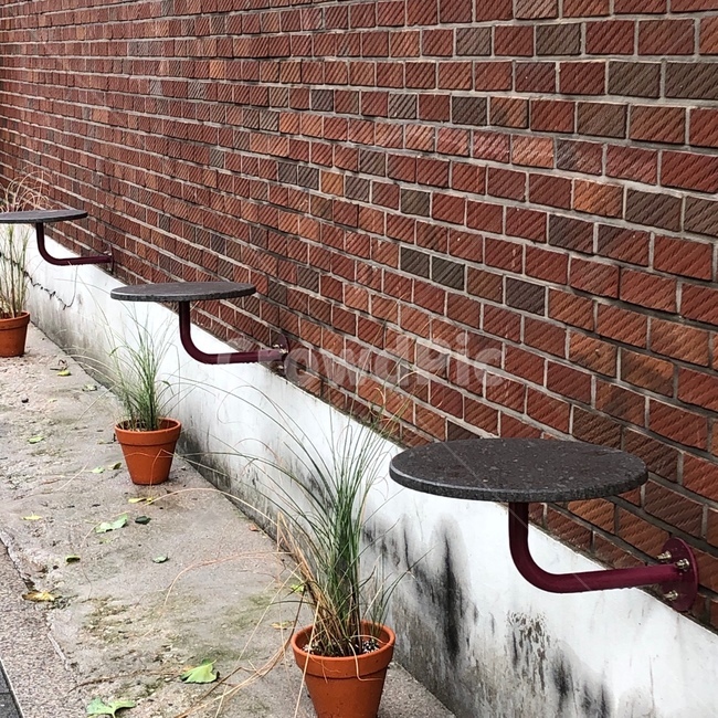 풍경,길거리,빈티지,성수동,의자,화분,벽돌,벽,street,vintage,서울,seoul,chair,wall