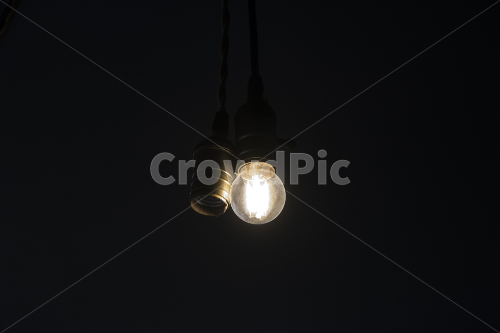 전구,전등,불빛,어둠,흑백,lamp,램프,light,빛