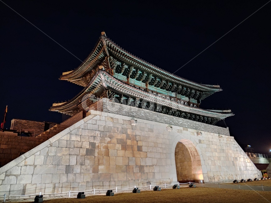 수원문화재,문화재,신풍루,화성,수원,한국문화재,한국,지붕,처마,기와,풍경