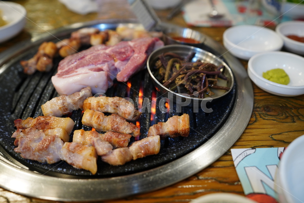 삼겹살,한식,고기,육류,육식,술안주,안주,먹거리,푸드,돼지,식사,구이,food,음식,식재료,요리,food,cook,meal,dishes,food reserves