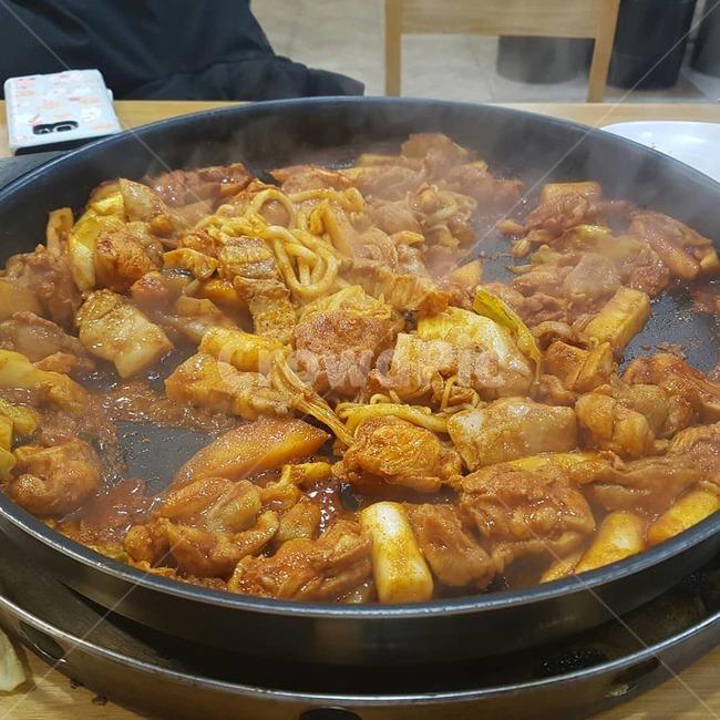 갈비,닭갈비,떡,면,양파,식사,식당